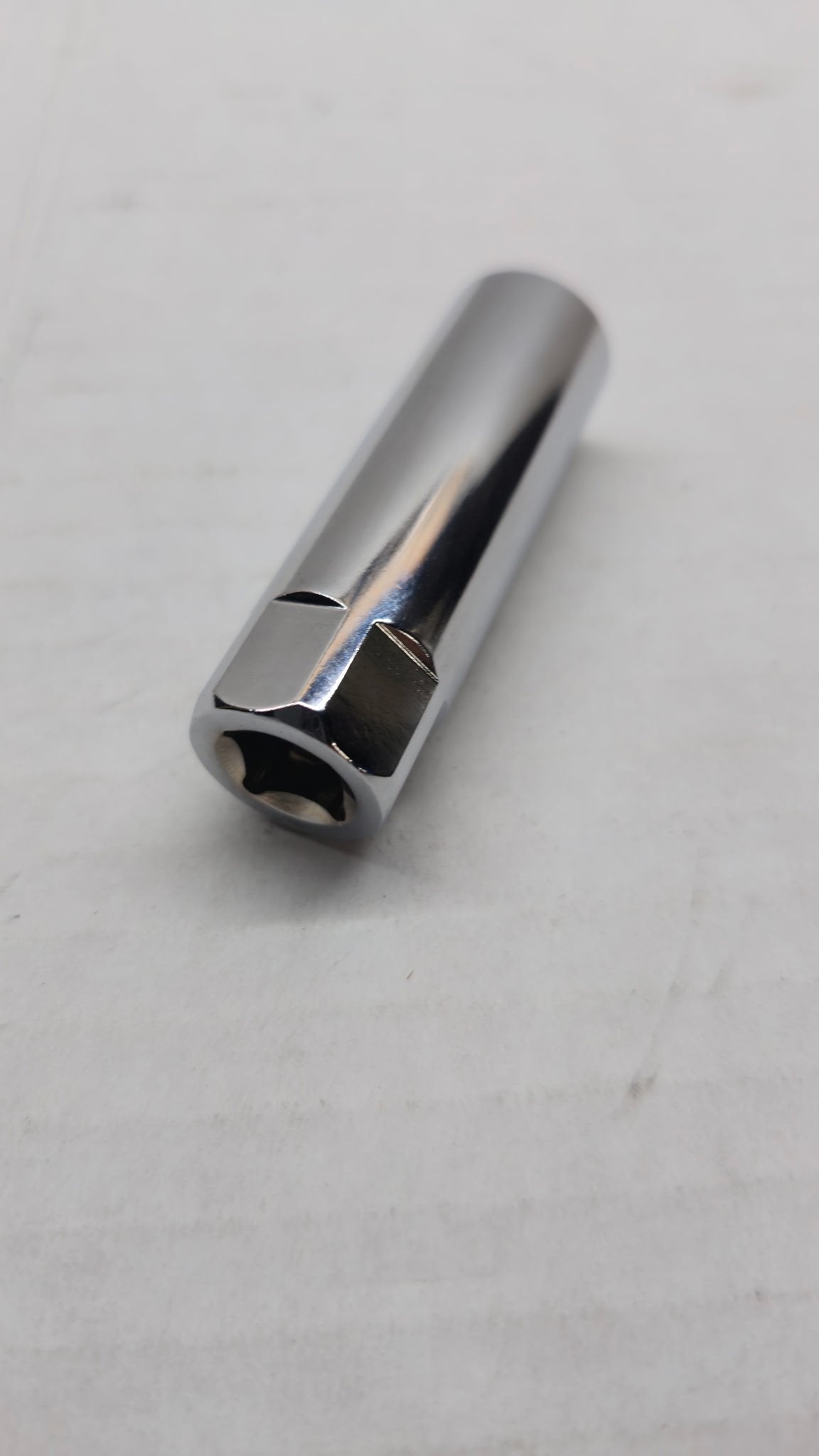 Mitsubishi 3G83 spark plug socket - magnetic thin wall, side view