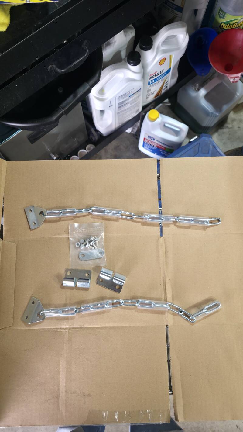 Tailgate Chains