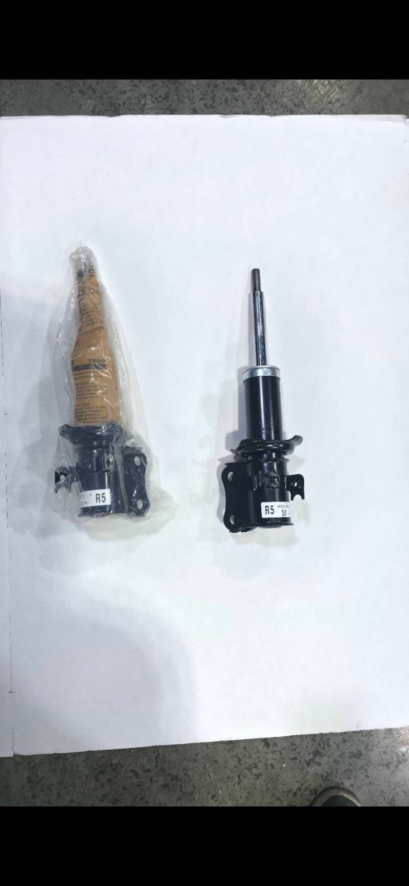 Daihatsu S510P Struts